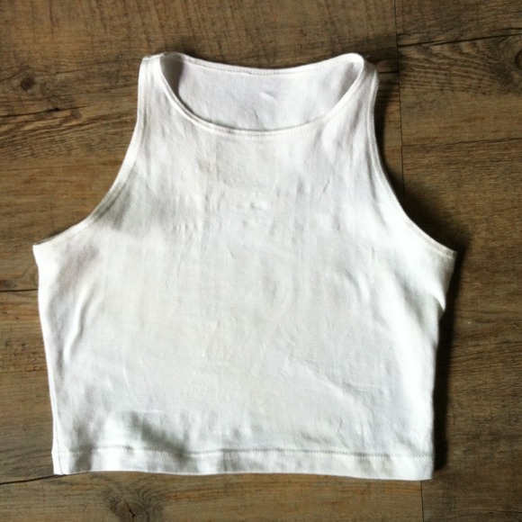 ❗️❗️ S O L D ❗️❗️AA white sleeveless crop top