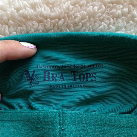 >>SOLD<<Victoria's Secret bra top (halter) - Picture 4 of 4