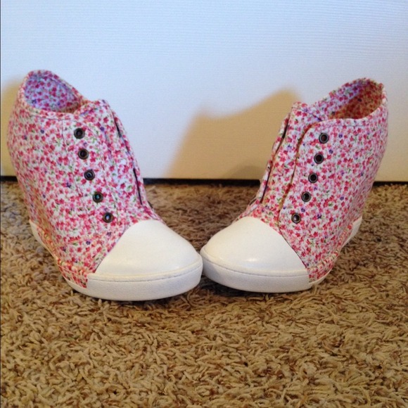 Charlotte Russe Sneaker Wedge!