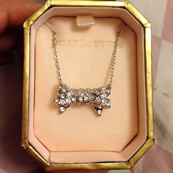 Juicy couture necklace