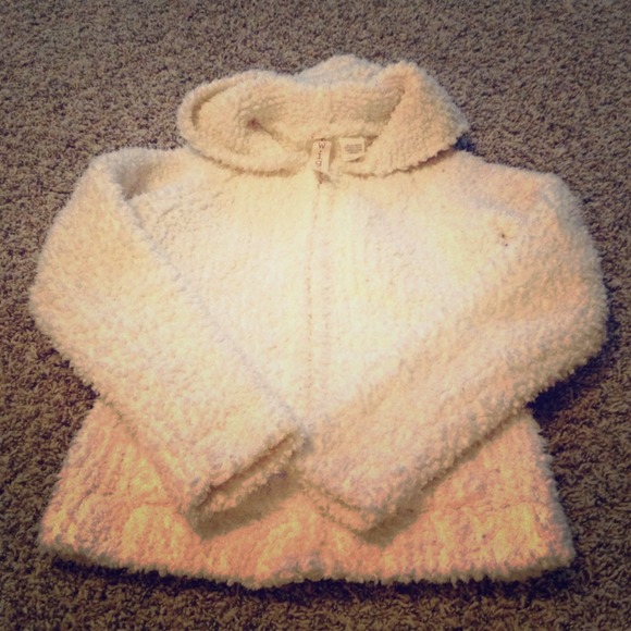 ***Bundled***Super soft sweater with hood.
