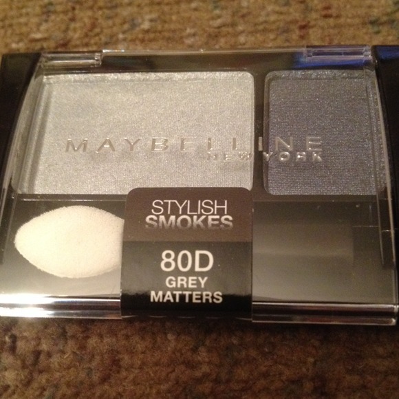 ✋Sold in bundle✋ Maybelline Expert Wear Eyeshadow