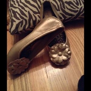 SOLD👍GOLDEN GIRL'S SHOES ( b.@.c )