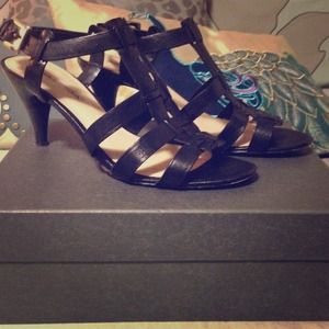 🔻JUST REDUCED🔻Via Spiga V-Trisha Black Sandal