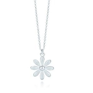Sterling silver Tiffany&Co daisy pendant.