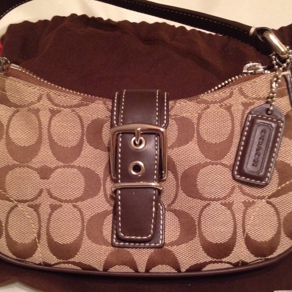 Coach purse ✂️Price Cut ✂️ - Picture 3 of 4