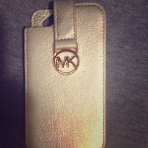 Michael Kors case🕤 hold for @irisfabiolba