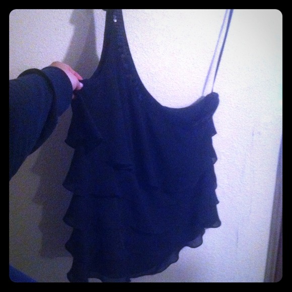 ✨Black one shoulder top✨