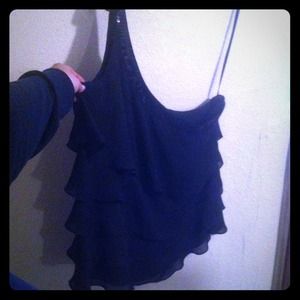 ✨Black one shoulder top✨