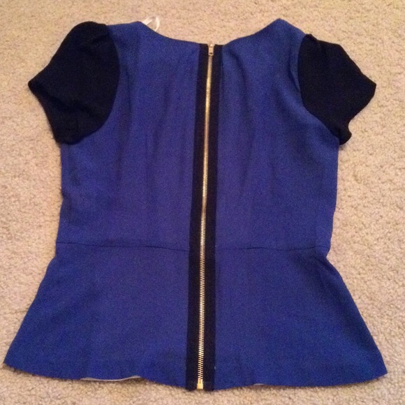 Colorblock Zipper Top - Picture 2 of 2