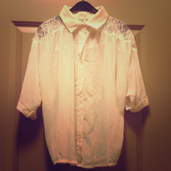 cream lace-back short sleeved blouse in chiffon