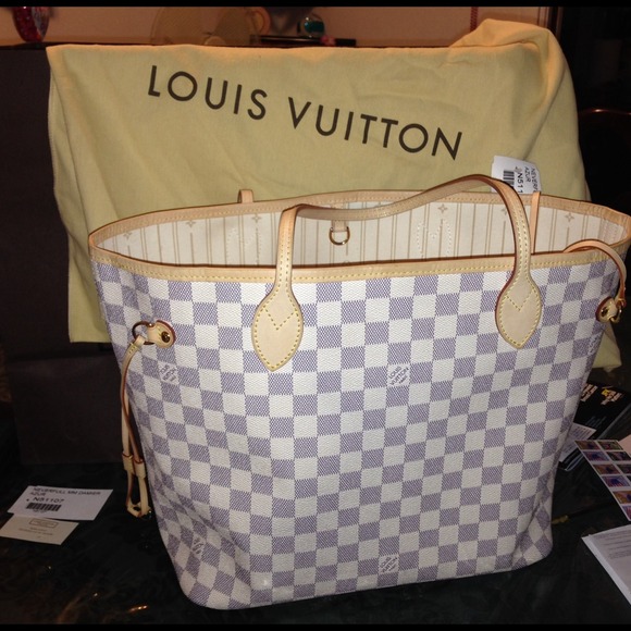 !HOLD!Authentic Louis Vuitton neverfull!!