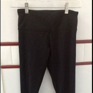 Lululemon size 4 wunder under