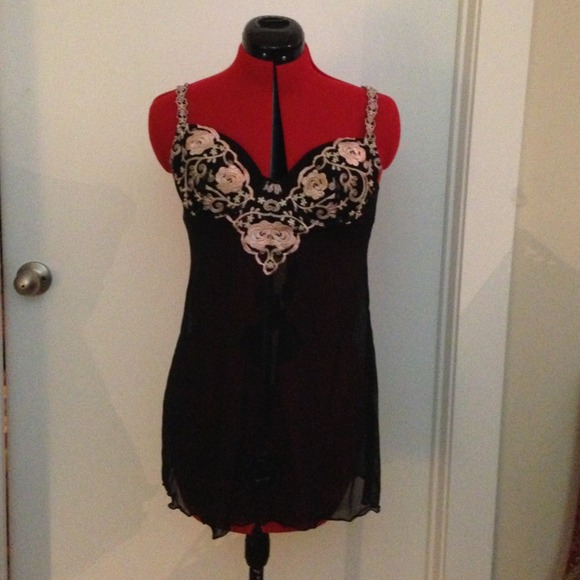 Gillian & O'Malley Intimates night gown.