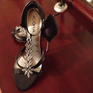 Size 10 Icora Satin Heels