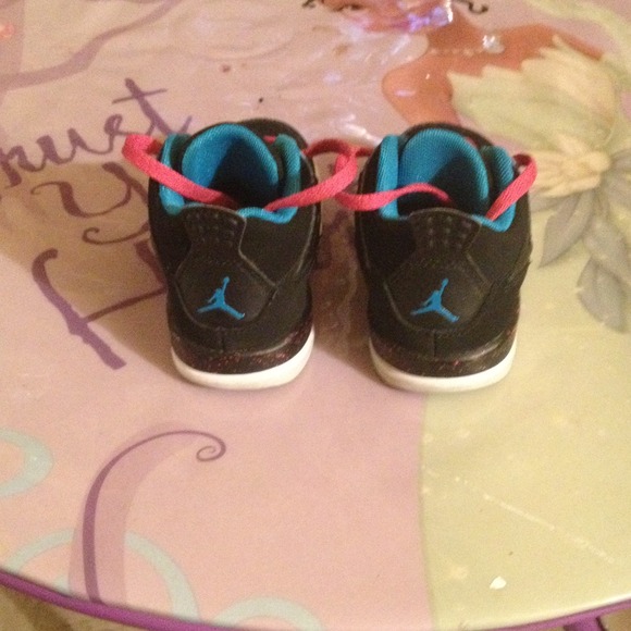 🚫SOLD🚫Air Jordan's for toddlers - Picture 2 of 3