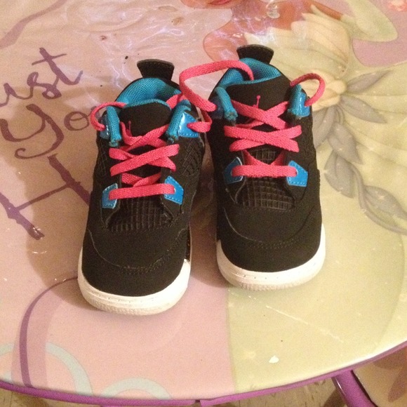 🚫SOLD🚫Air Jordan's for toddlers - Picture 3 of 3