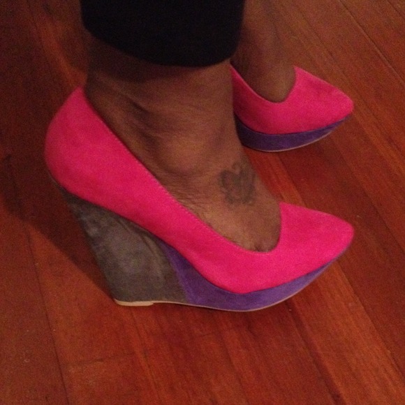 Color block wedges - Picture 2 of 2