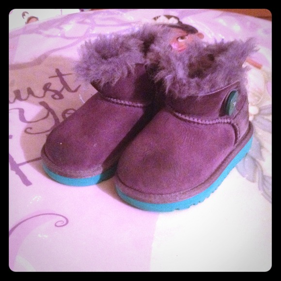 🚫SOLD🚫 Bailey Button Uggs for toddlers