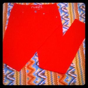 Brand NEW Rue21 size 3/4 bright red skinny jeans!