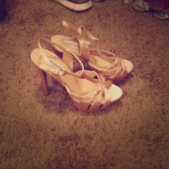 Steve Madden tan heels