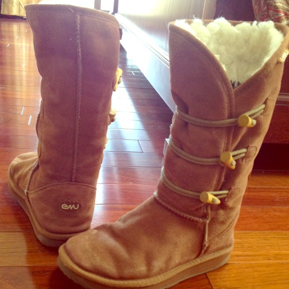 Emu winter boots
