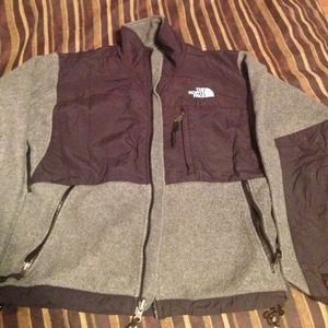 North face fleece (HOLD)