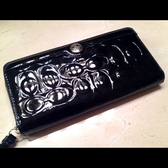 Large Coach Wallet (Authentic!)