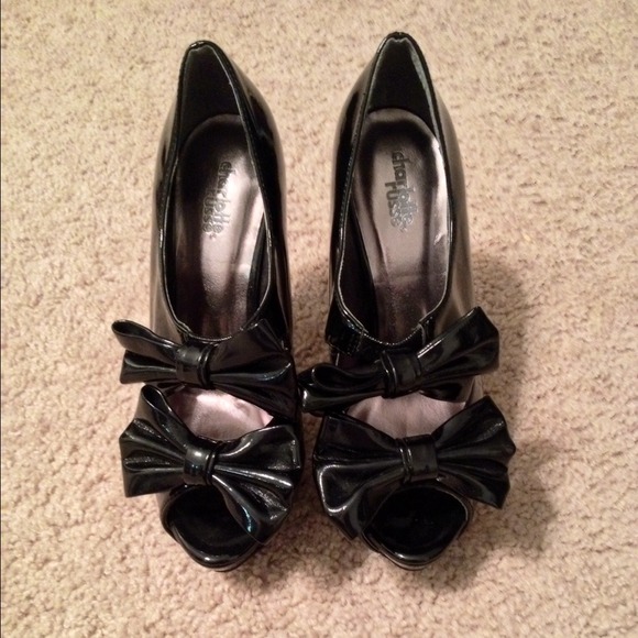 NWT Black Bow Tie Heels - 4 1/2 Inch Heel - Picture 2 of 4