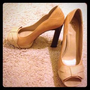 MRKT heels in beige