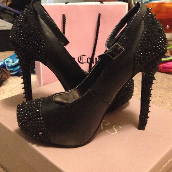 Bakers Black Spike Pumps