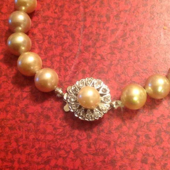 Vintage Pearl Necklace - Picture 2 of 2