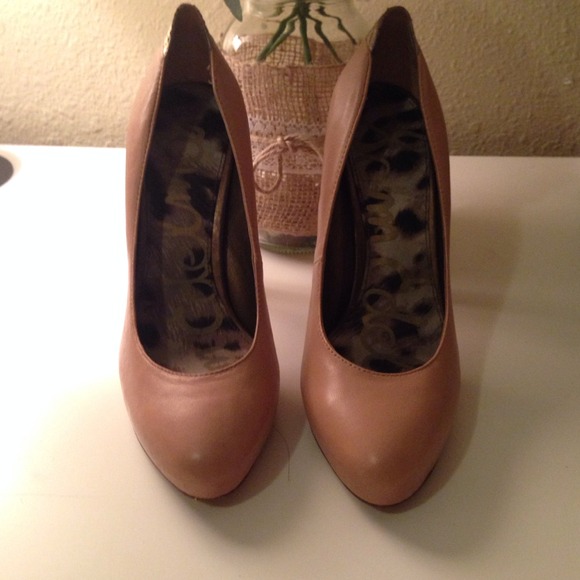 Sam Edelman Shoes - Sam Edelman pinkish nude heels size 5 1/2