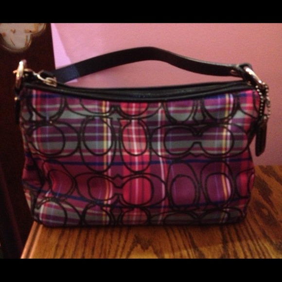 Coach Handbags - ⬇️⬇️Price Just Lowered on Coach Purse!⬇️⬇️