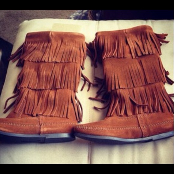 Minnetonka Boots - Never worn Minnetonka fringe boots