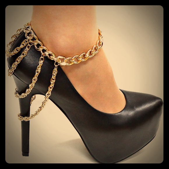 Gold Shoe Chain 🎀💄