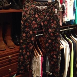 NWT Miss Me Ankle Skinny Multi Black Floral Jeans