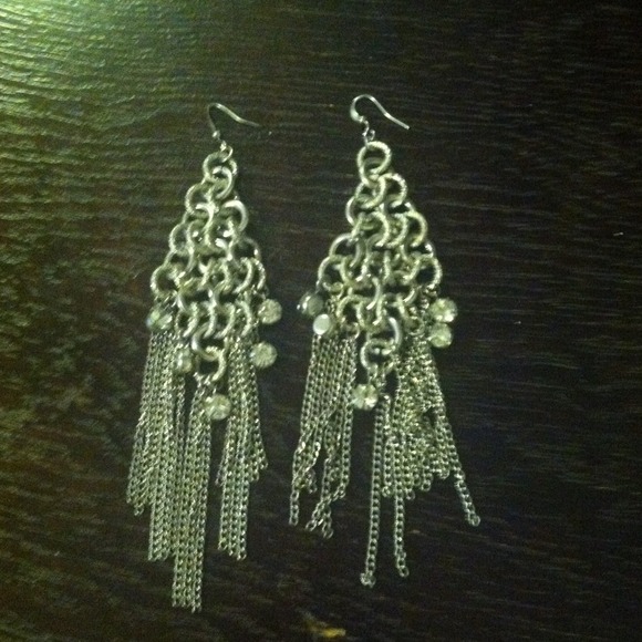 silver chain earrings with diamonds in it so cute