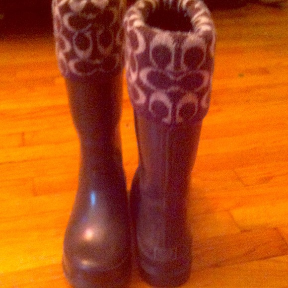 💯authentic rain boots