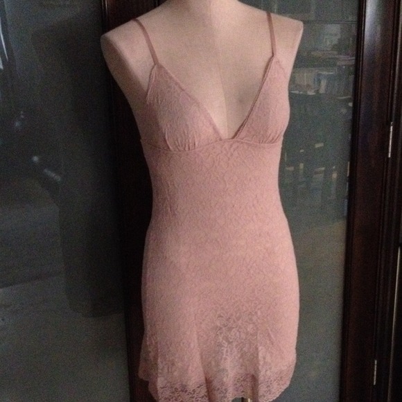 Victoria Secret lace nighty sz M NWT