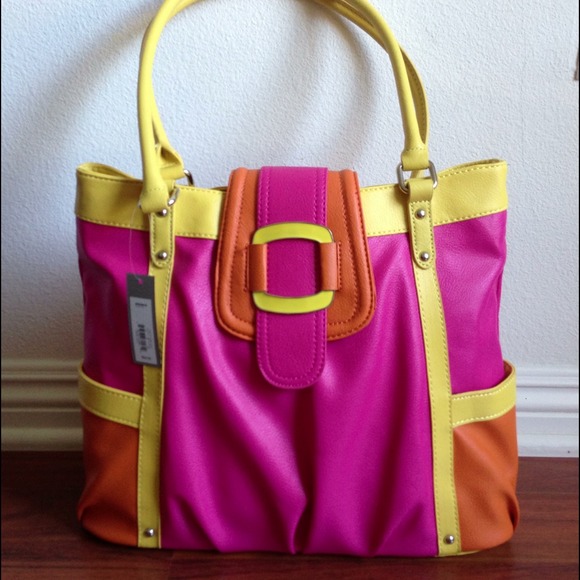 📛SOLD📛Colorful Bag. Pink/yellow