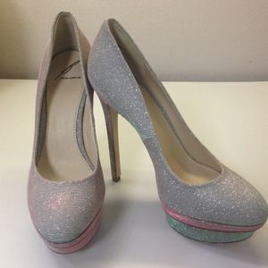 SOLD💰💰☑️ IN BUNDLE -item is no longer available