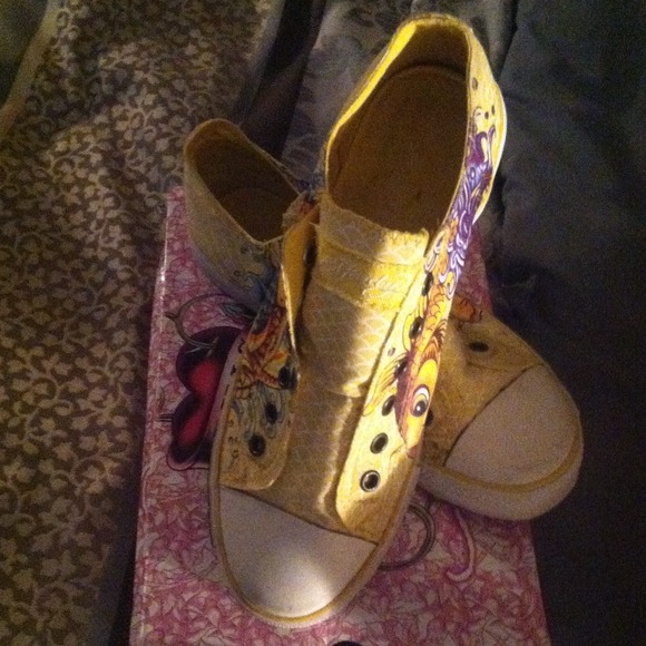 Ed Hardy ladies sneaker updated pics