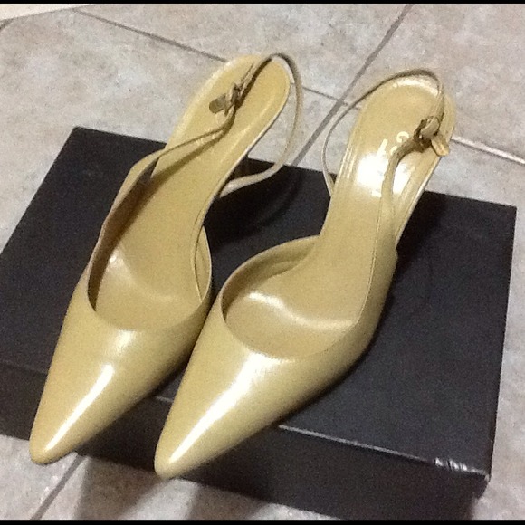 SOLD GUCCI beige pointy toe shoes