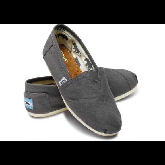 Gray toms