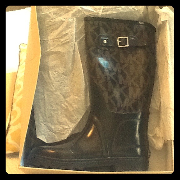 Michael Kors Boots - 🚫Trade Bundle🚫