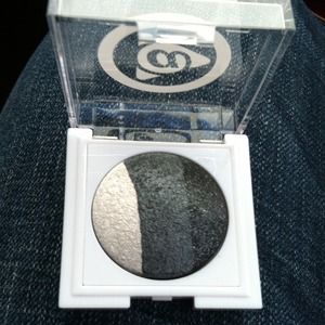 Mary Kay at play eyeshadow trio.