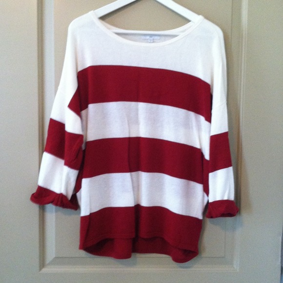Gap sweater