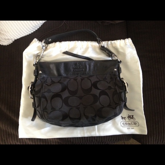 Coach signature Zoe Shoulder Bag Purse Tote