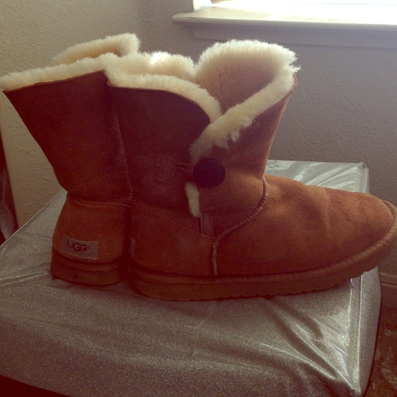 Uggs with side button